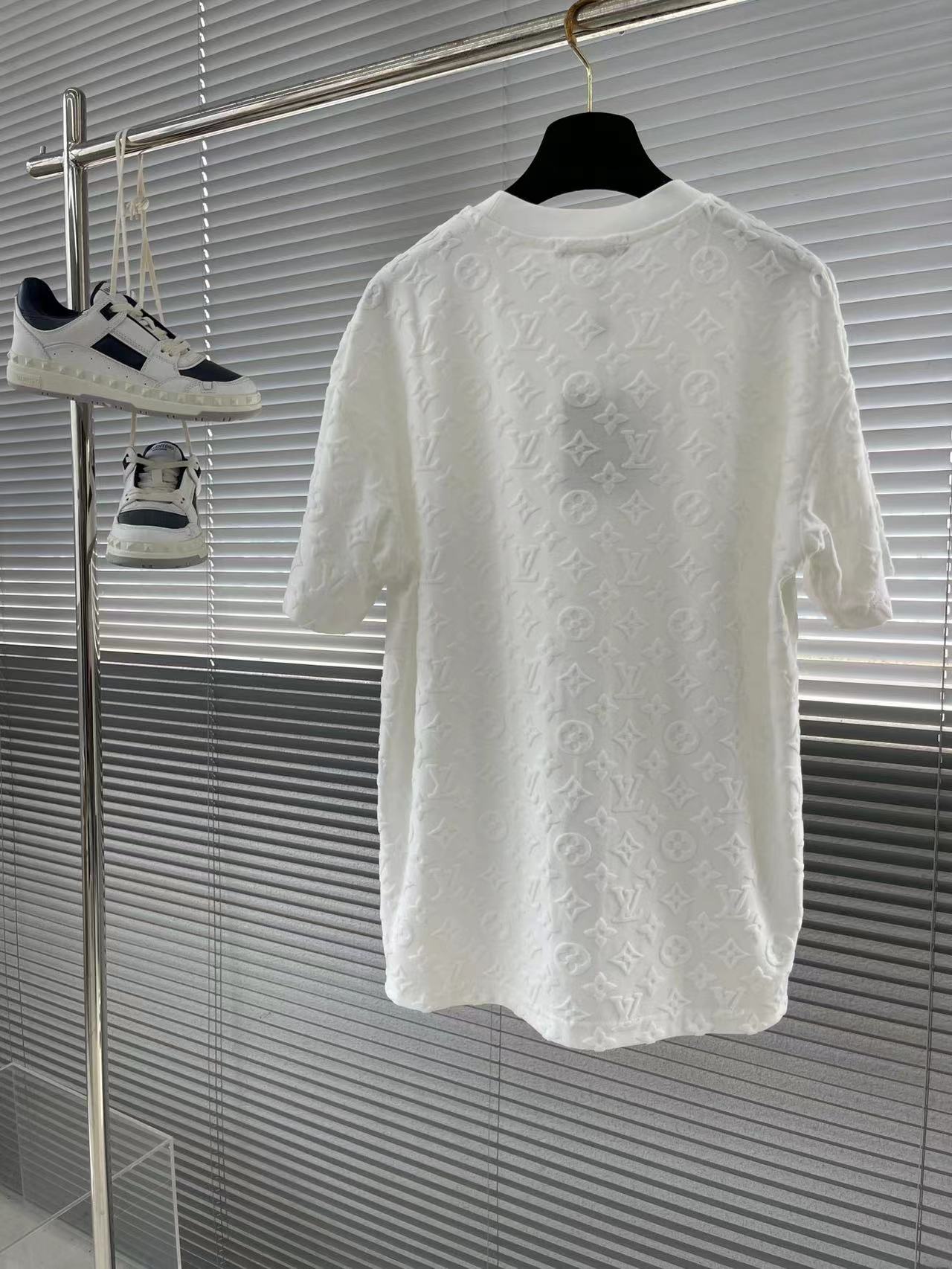 embossed casual T-shirt