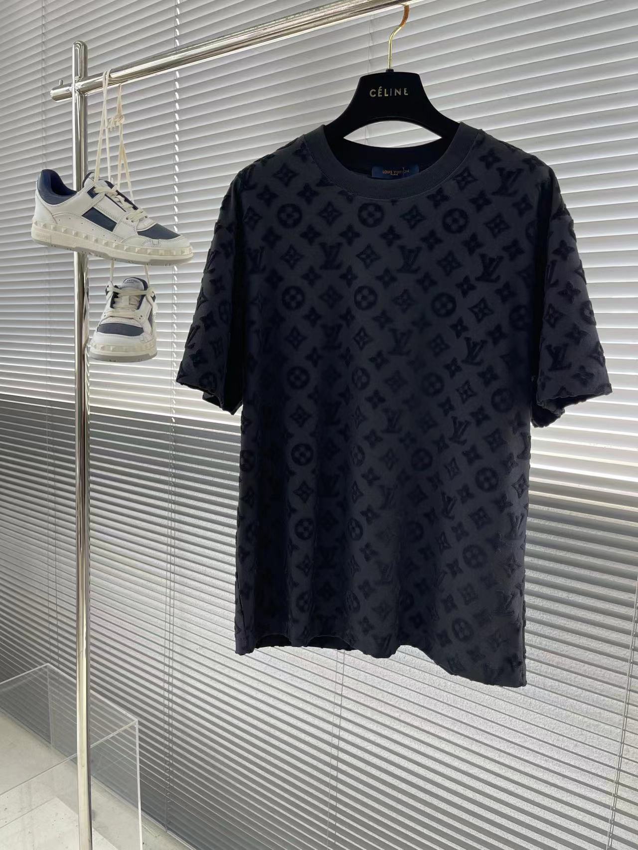 embossed casual T-shirt