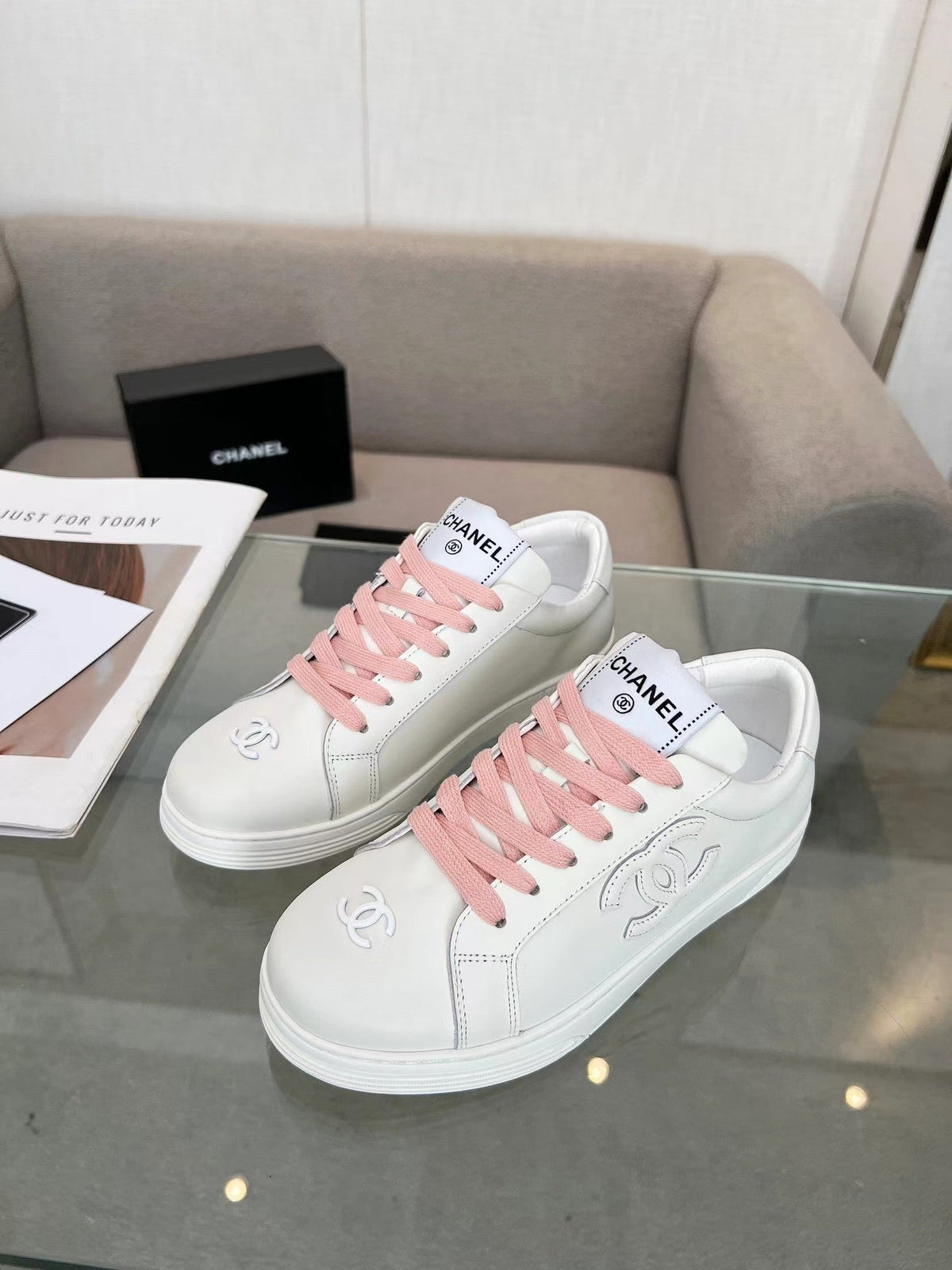 Stylish high quality flat sneakers