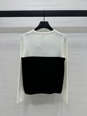 New knitted long sleeve top