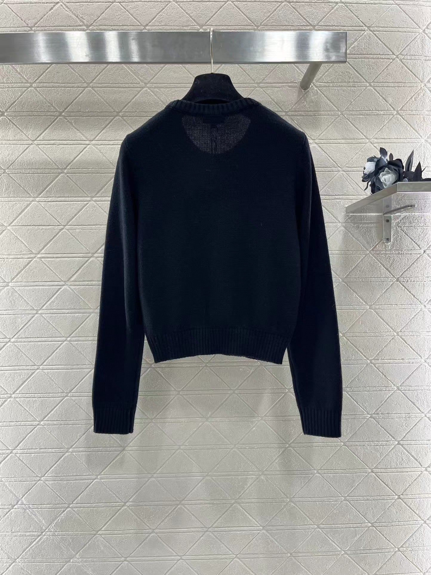 24 Autumn and Winter Knitted Round Neck Sweater